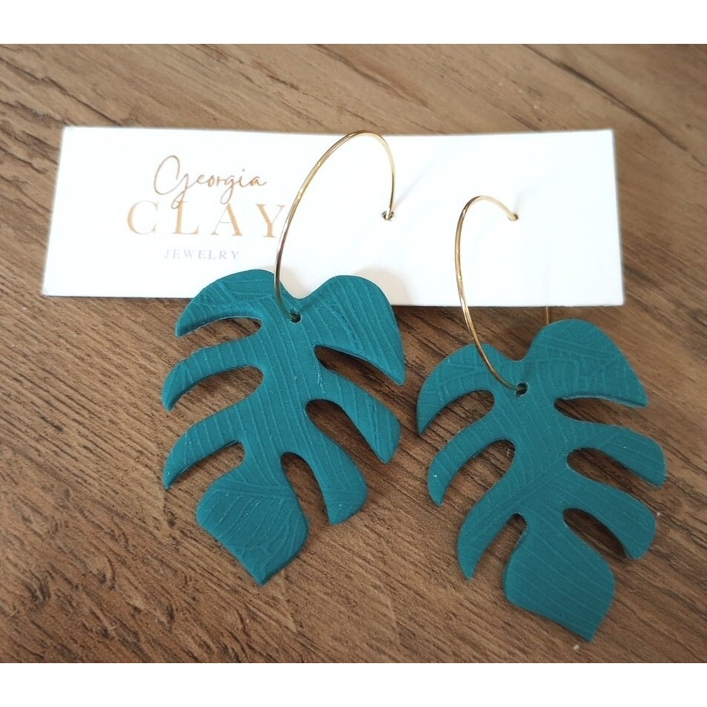 Georgia Clay Hand Crafted Polymer Palm Leaf Dangling Earrings Teal New On Card